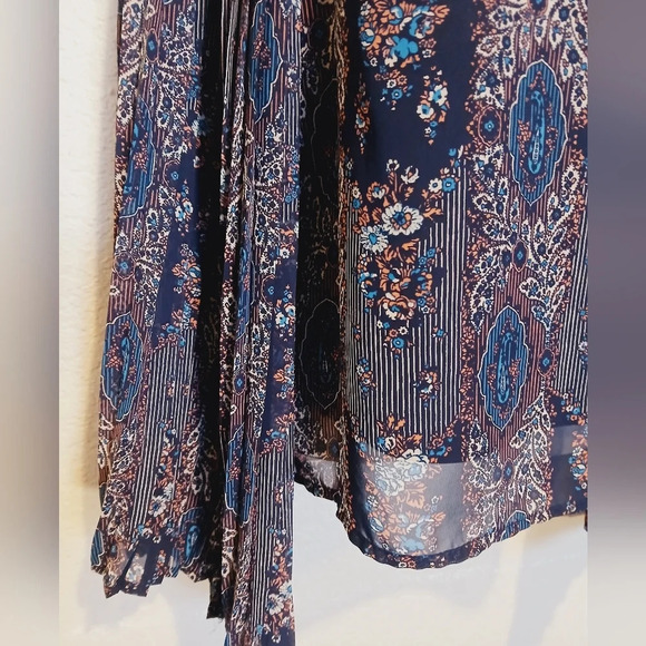 💚5/$25 Fire Los Angeles Accordian Sleeved Bohemian Print Blouse XS Blue Pink - Picture 2 of 9